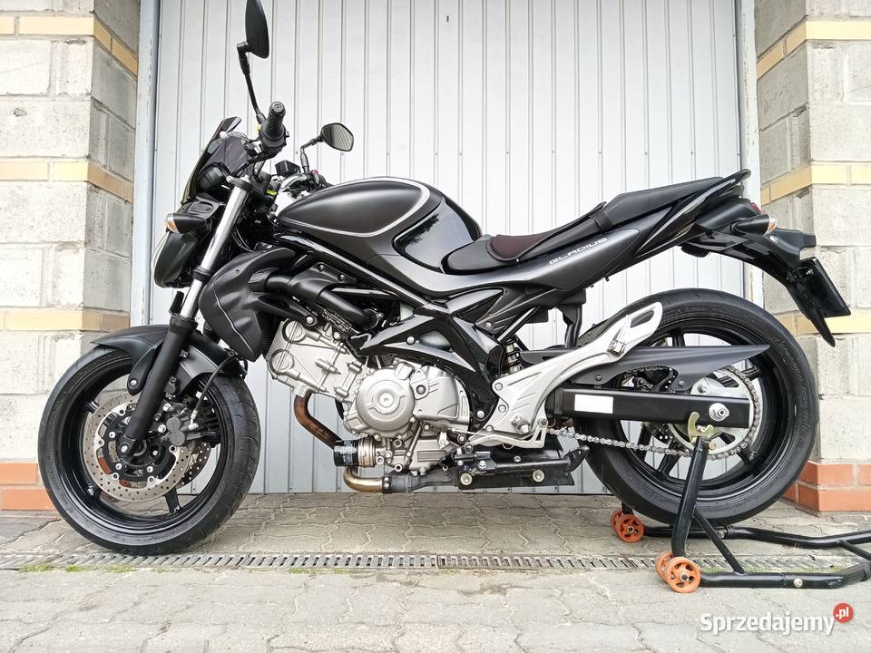 Suzuki SFV 650 gladius 2016 wersja bez ABS nieuszkodzony wielkopolskie Poznań sprzedam