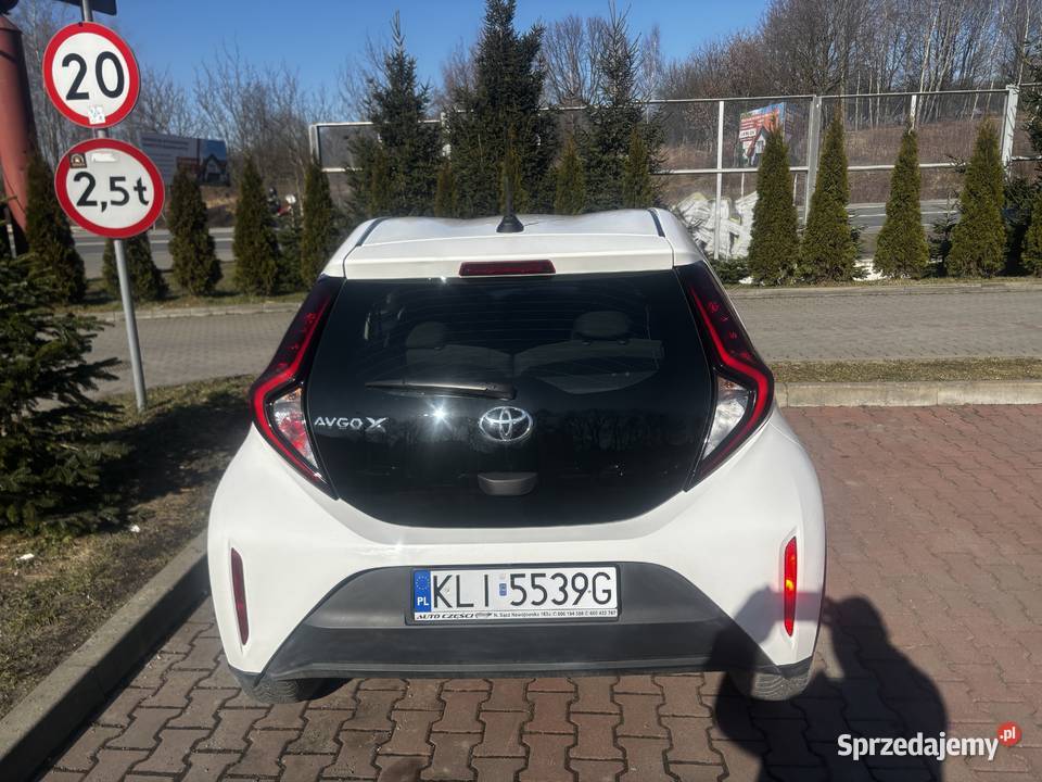 TOYOTA AYGO X AUTOMAT nieuszkodzony Aygo X Męcina