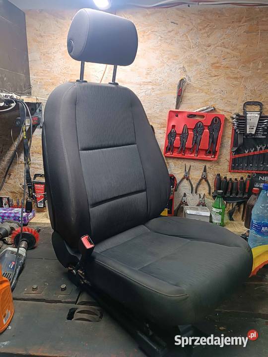 Audi A4 B7 fotele przednie komplet Lutcza sprzedam