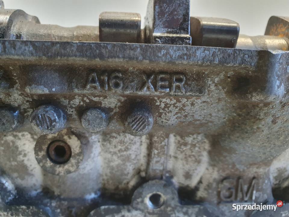 Opel Zafira B Astra J 16 16V A16XER GŁOWICA Głowice cylindrów Chełm