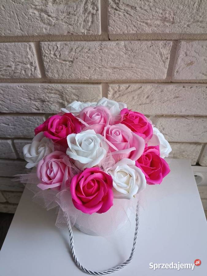 Flowerbox Prezent na 18 urodziny bukiet z róż Konin