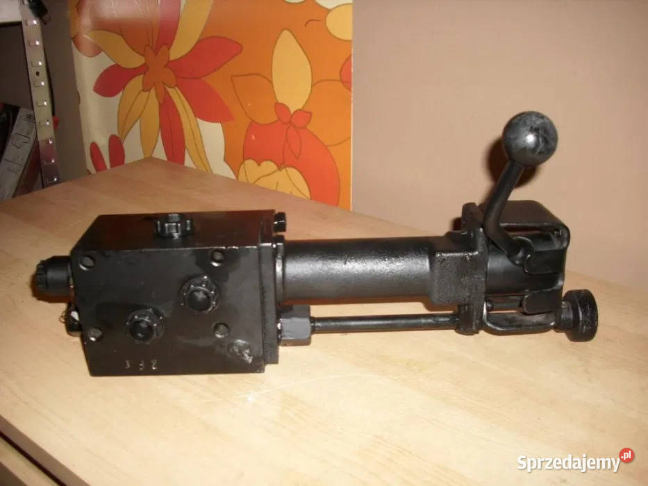 Rozdzielacz hydrauliczn c330 c328 c360 gwarancja Kartuzy sprzedam