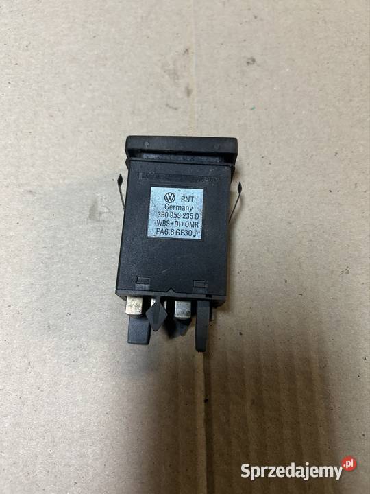 Włącznik świateł awaryjnych Passat b5 b5fl Części samochodowe Grudziądz