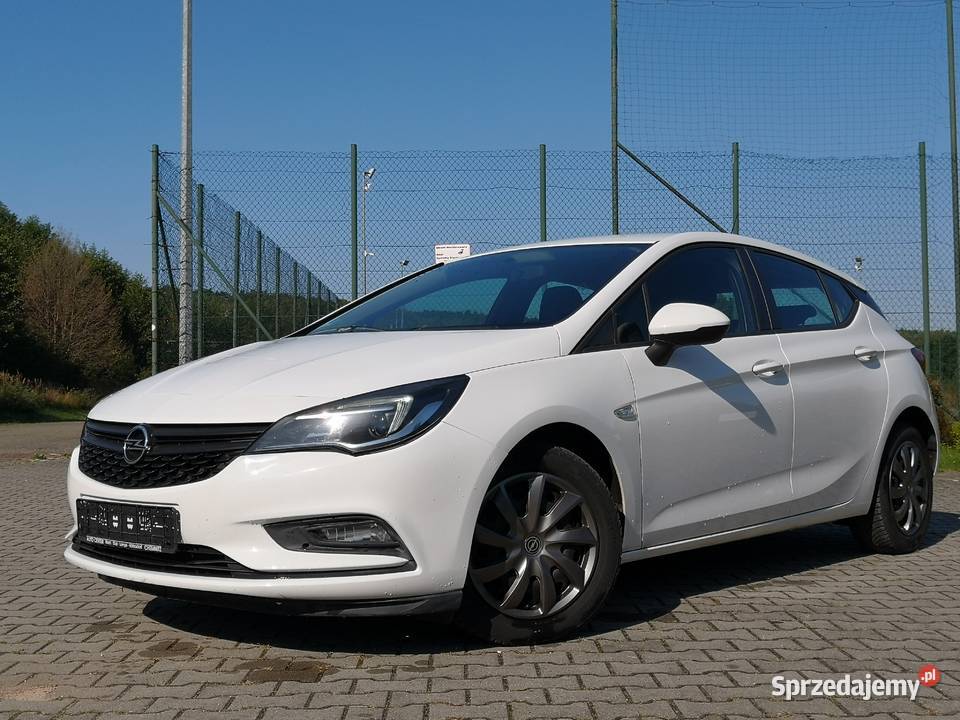 Opel Astra K 10 B 105 96 przebiegu Opłacony tempomat Smyków sprzedam
