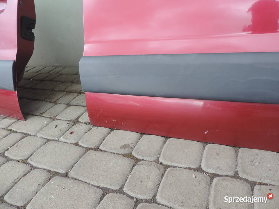 RENAULT KANGOO 1 NV713 DRZWI PRAWE PRZEDNIE części blacharskie Karoseria Nowy Sącz