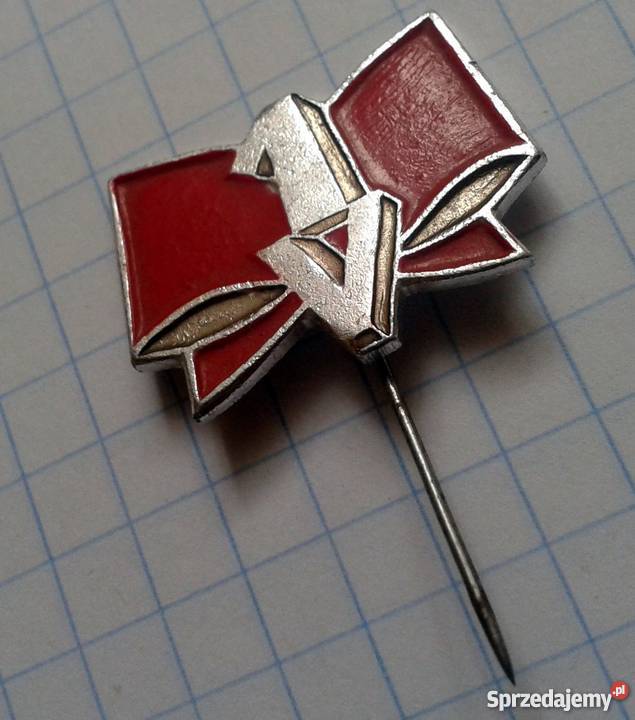 ODZNAKA Z OKAZJI ŚWIĘTA PRACY 1 MAJA Militaria lubelskie Piszczac sprzedam