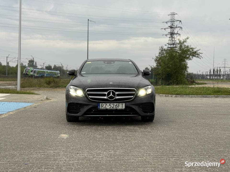 Mercedes E220d 4Matic pakiet AMG Rzeszów sprzedam
