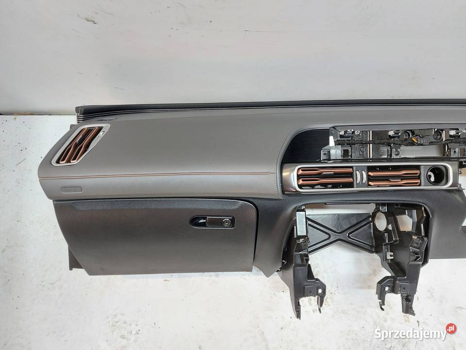 Mercedes EQC 400 W293 KOKPIT DESKA ROZDDZIELCZA