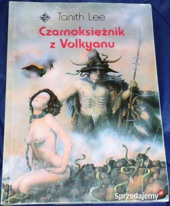 Czarnoksiężnik z Volkyanu Tanith Lee Pozostałe Chełm