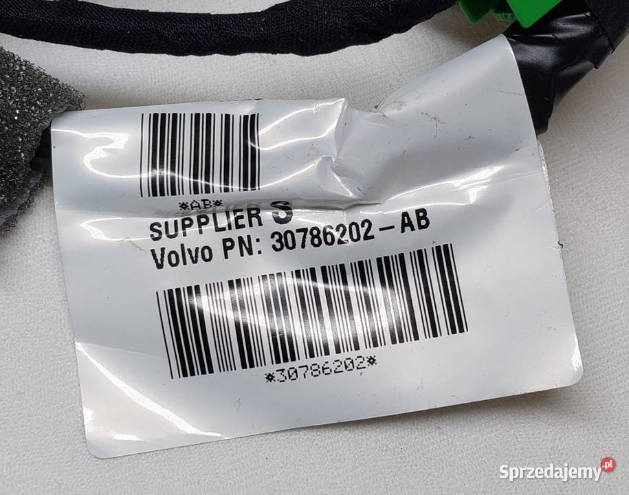 WIĄZKA PRZEWODY TYLNEGO ZDERZAKA VOLVO S40 V50 osobowe