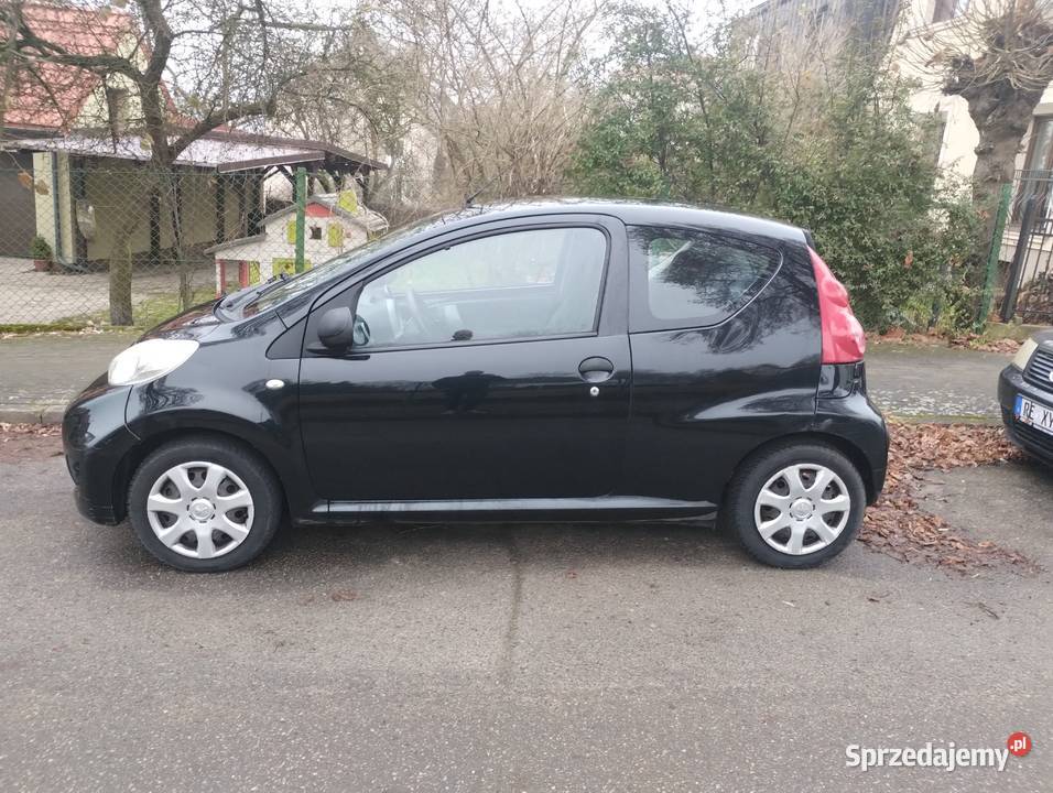 Peugeot 107 2009 10 benzyna 3 drzwi Twoje nieuszkodzony