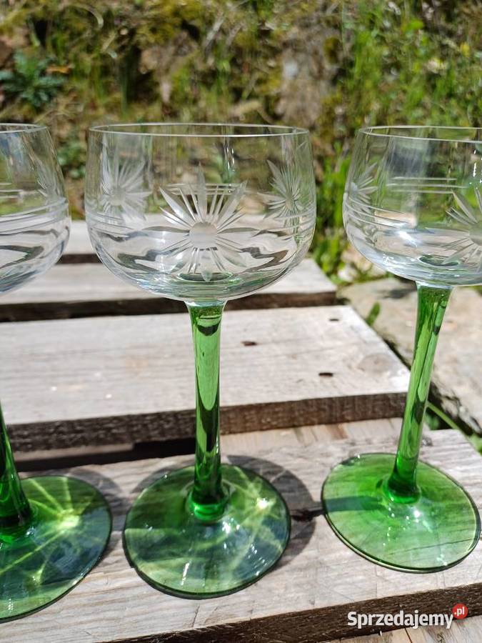 Retro kieliszki z 6070 lat do wina i szampana dolnośląskie Lubań