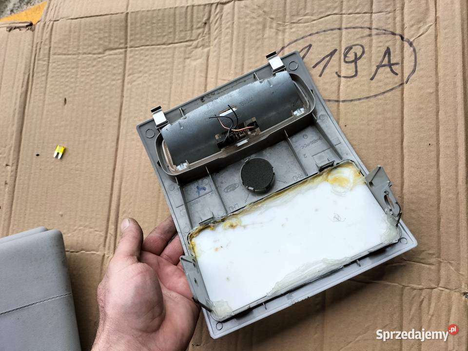 FORD MONDEO MK3 LAMPKA WNĘTRZA OŚWIETLENIE Kamień-Kolonia sprzedam
