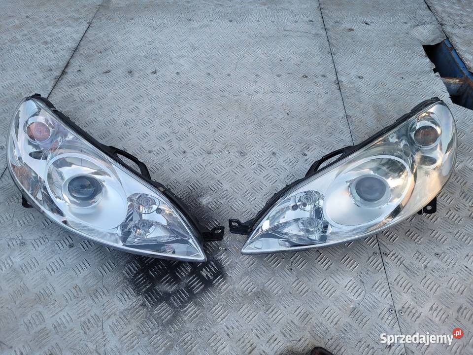 Lampy przednie Peugeot 407 komplet ładne Zwoleń