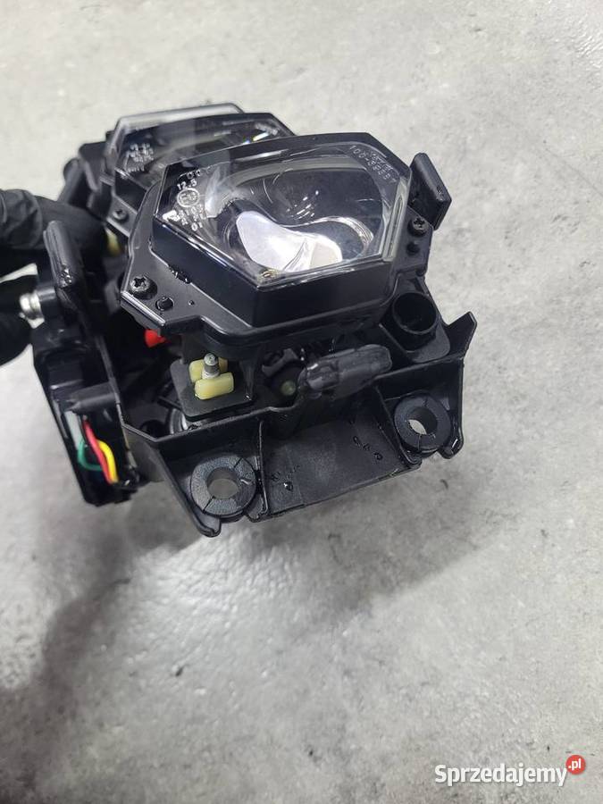SUZUKI GSX8R GSX 8 R LAMPA REFLEKTOR PRZÓD LED Nowy Tomyśl