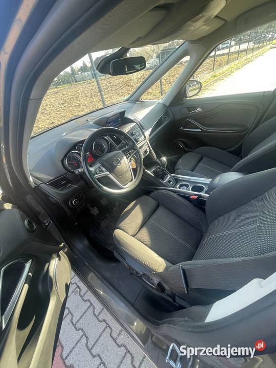 Opel Zafira Tourer 20 CDTI 130 7 miejsc diesel Dąbrowa Tarnowska