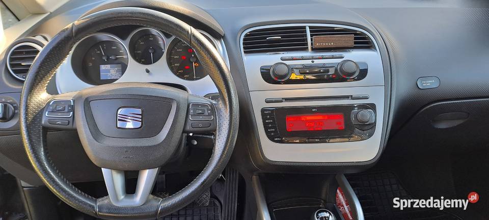 Seat Altea XL 19 TDI 2009 1986cm3 Chechło