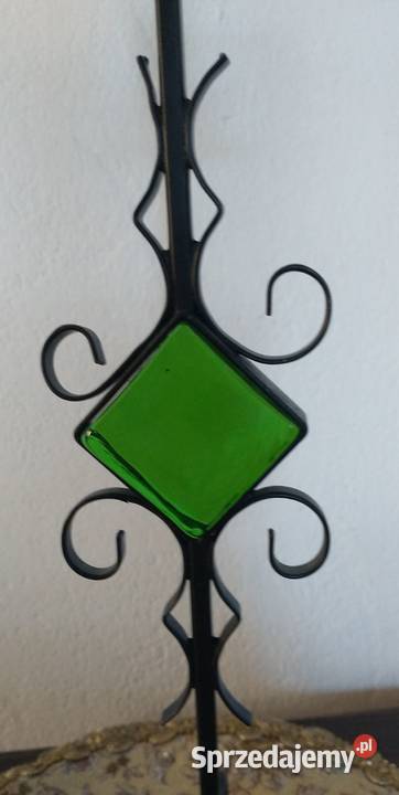 Metalowy kuty świecznik z ub wieku Świeczniki