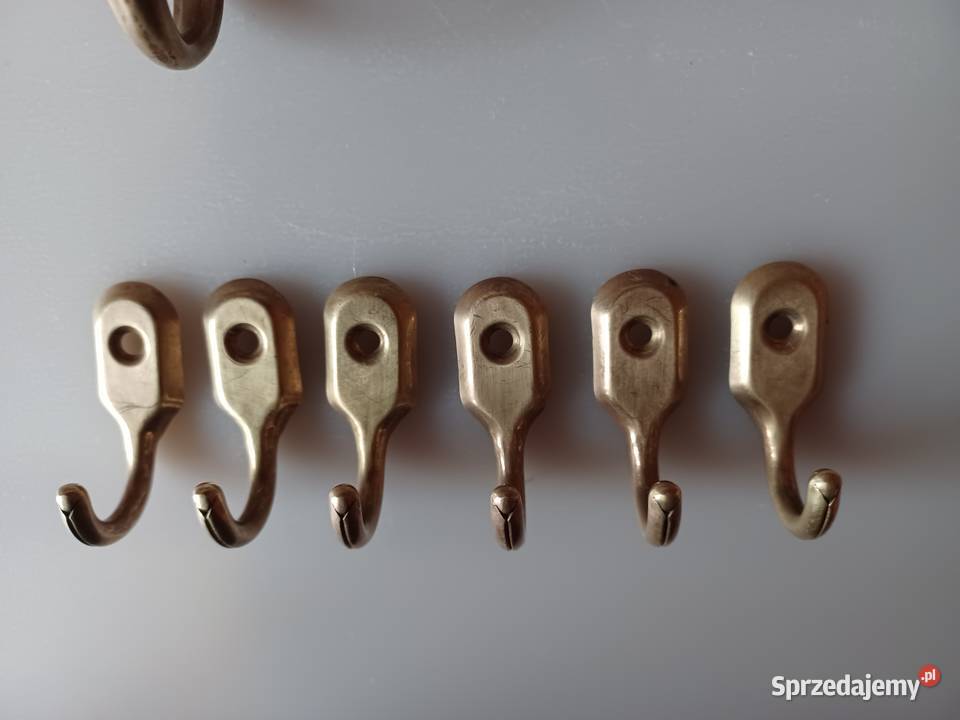Komplet sześciu wieszaczków Mosiądz