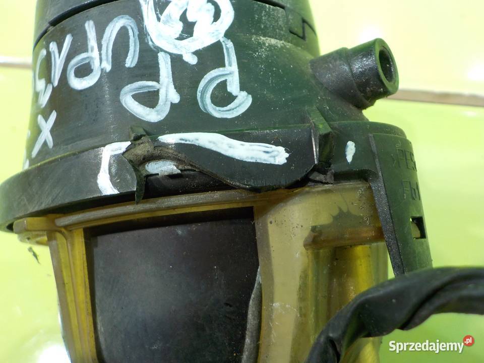 BMW X3 E83 30 B 04r 5D halogen prawy 6990165 Lampy przeciwmgielne Suków