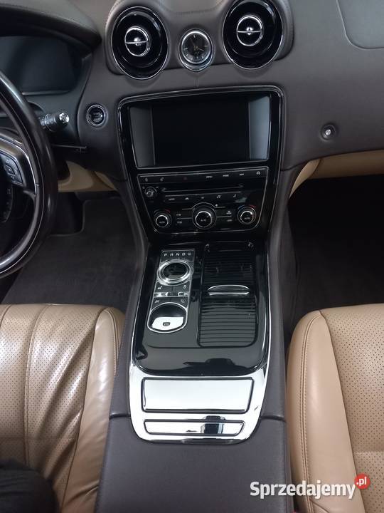 Jaguar XJ Rok produkcji 2015 Malec