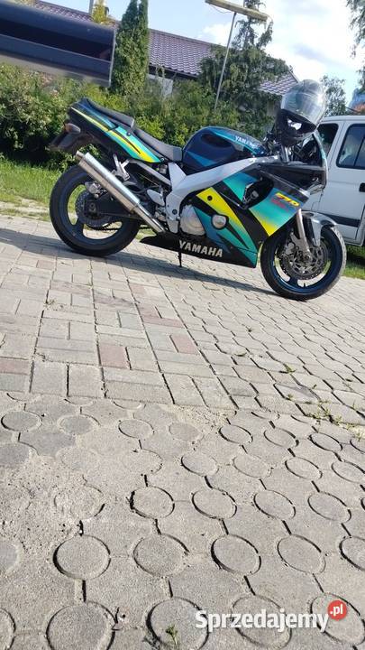 Yamaha FZR600R metalic Kamień