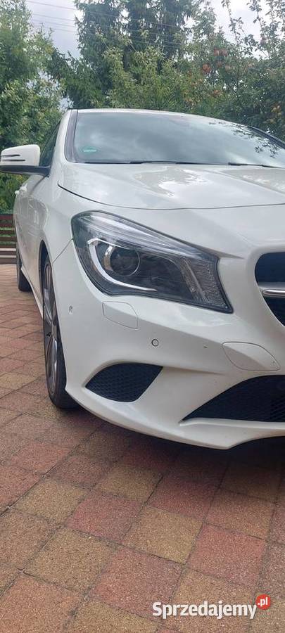 Mercedes cla 180d shooting brake reflektory ksenonowe