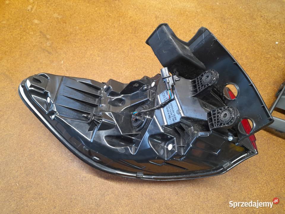 MG HS LIFT 2225 LAMPA TYLNA PRAWA LED Goleniów