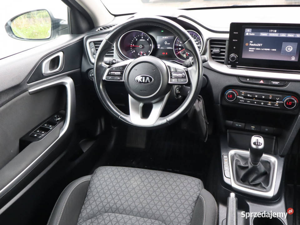 Kia Ceed 16 CRDi MHEV radio