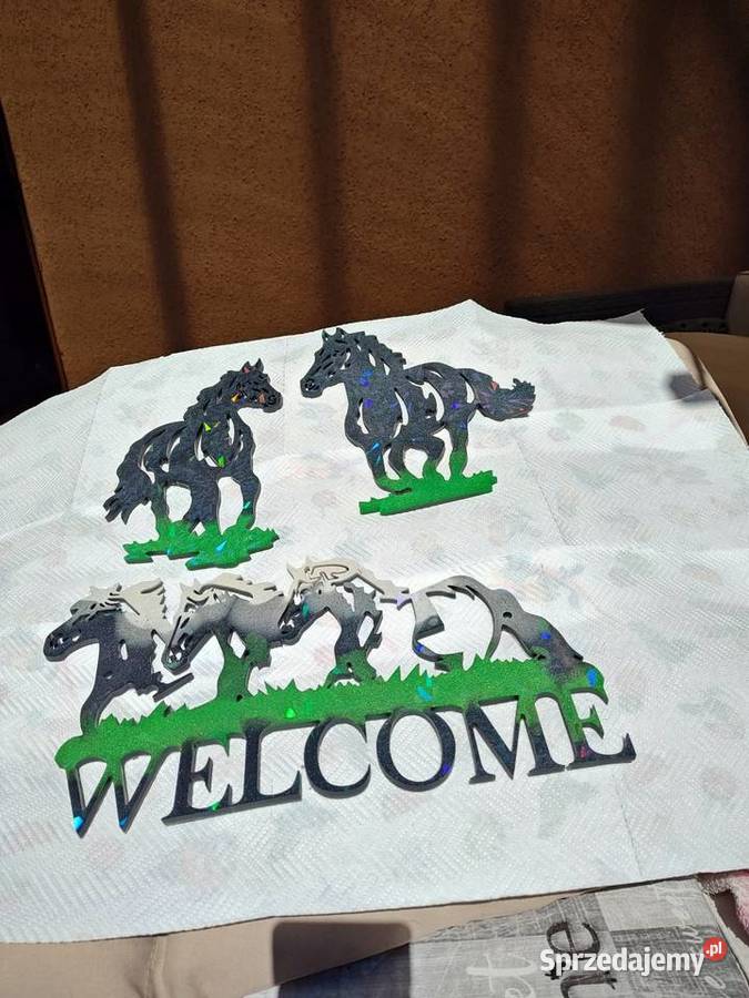 Konie z żywicy epoksydowej holograficzne 3 Nowy Tomyśl