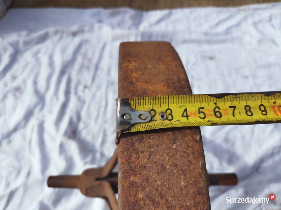 Stare metalowe koło taczki Połczyn-Zdrój