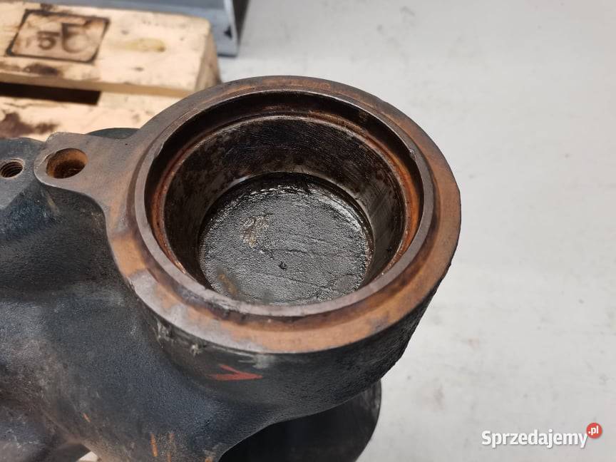 Holland T8 Belka mostu 770 01 020 61