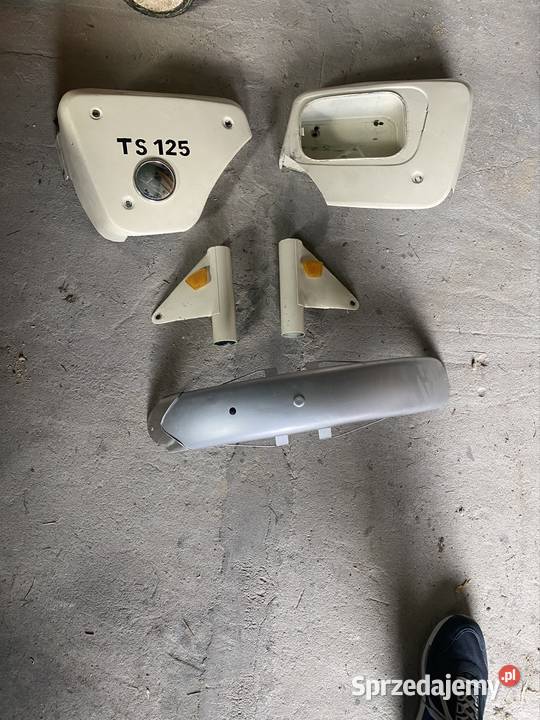 Części MZ ts 125 boczki błotnikchorągiewki Masłów Pierwszy