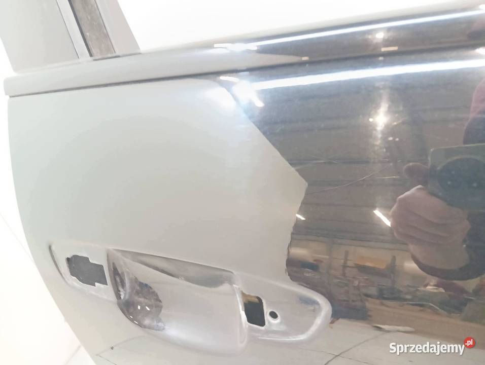 DRZWI PRAWE PRZÓD 041 USZKODZONE Porsche Cayenne