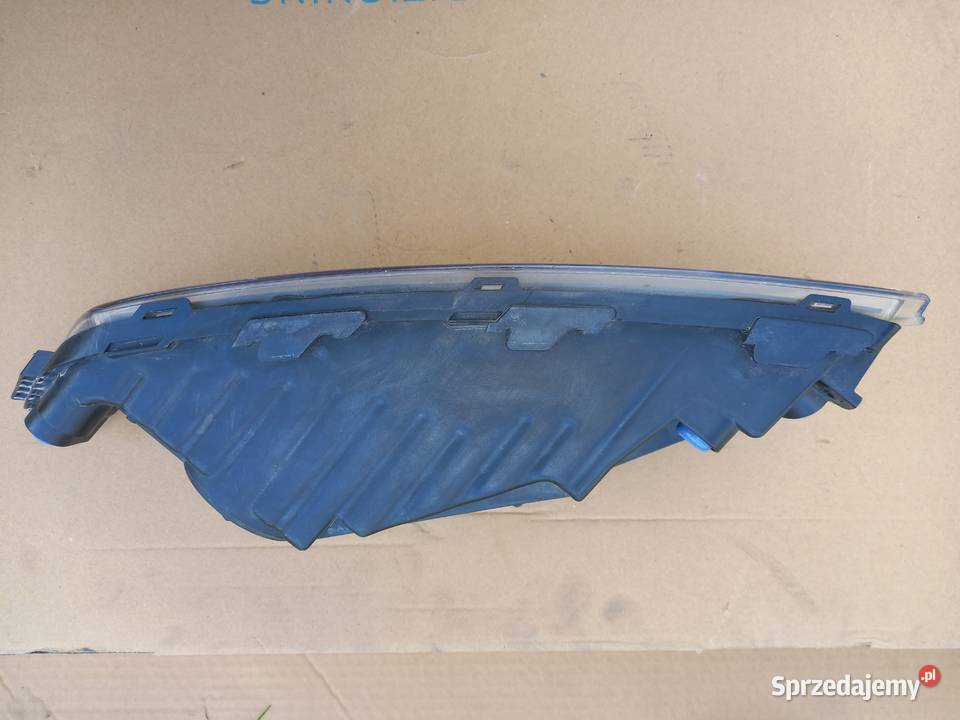 Skoda Superb 3V Lampa przeciwmgielna lewy przód wielkopolskie Bukownica