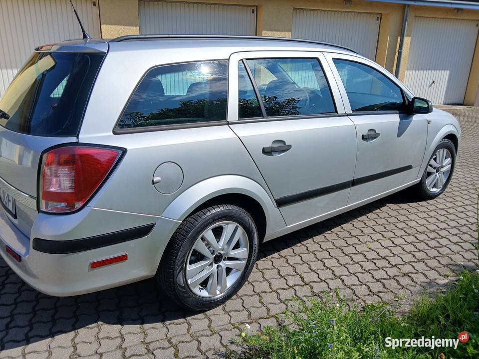 opel astra combi 2009 14na łancuszku GAZ klima lakier metallic Bydgoszcz