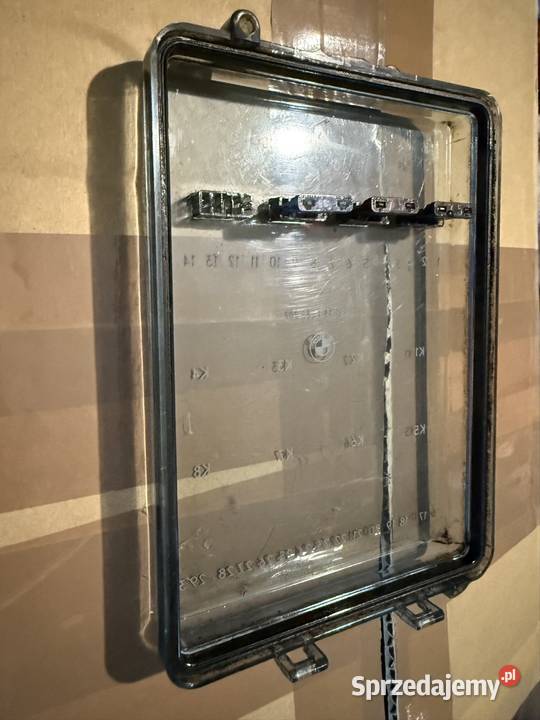 Skrzynka bezpieczników BMW e24 e23 e30 Mszana