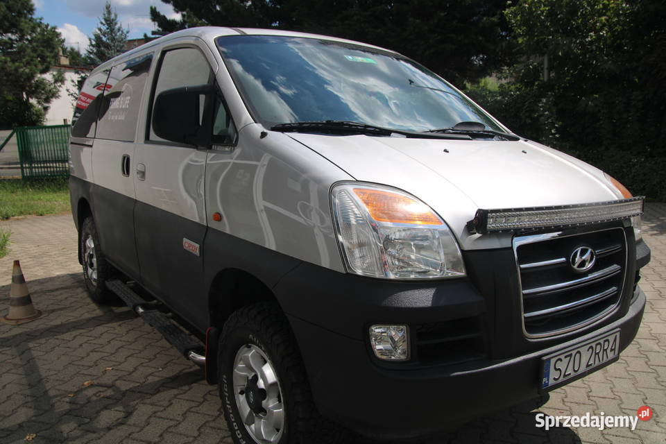 HYUNDAI STAREX H1 25 CRDi 4WD Hak dolnośląskie
