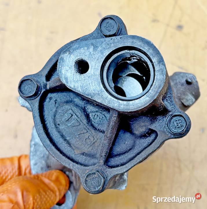 CHRYSLER LEBARON LE BARON 8792 22 TURBO POMPA osobowe mazowieckie Radom