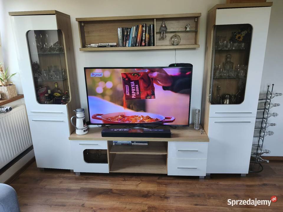 Zestaw nowoczesnych mebli do salonu 2 witryny z Mysłowice sprzedam