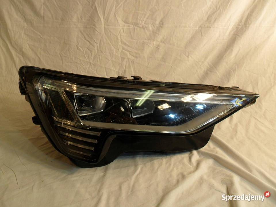 REFLEKTOR PRZÓD STRONA PRAWA AUDI ETRON Nowy Tomyśl