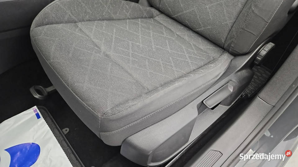Volkswagen Golf 20 TDI Life Z Polskiego Salonu Warszawa
