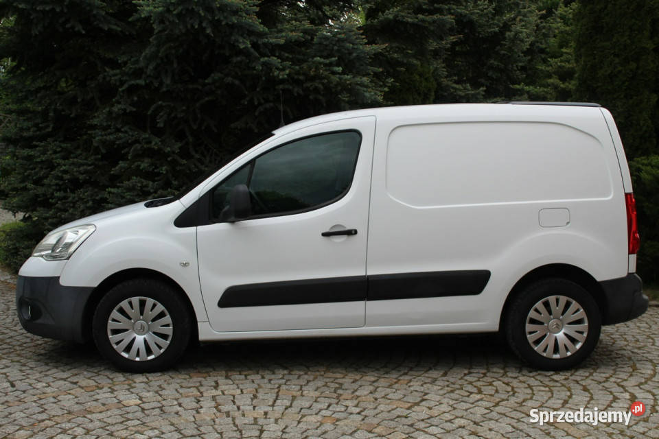 Citroen Berlingo 16 Benzyna 120 Niski przebieg elektryczne lusterka Lubań