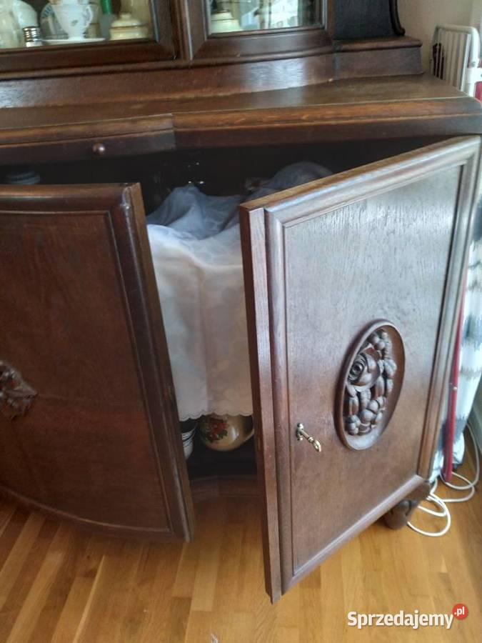 Sprzedam duży kredens z lat trzydziestych Mysiadło