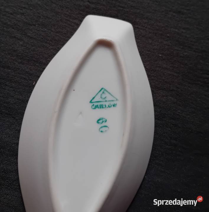 Mały iryzowany półmisek z rybą Ćmielów sygnatura Koźminek