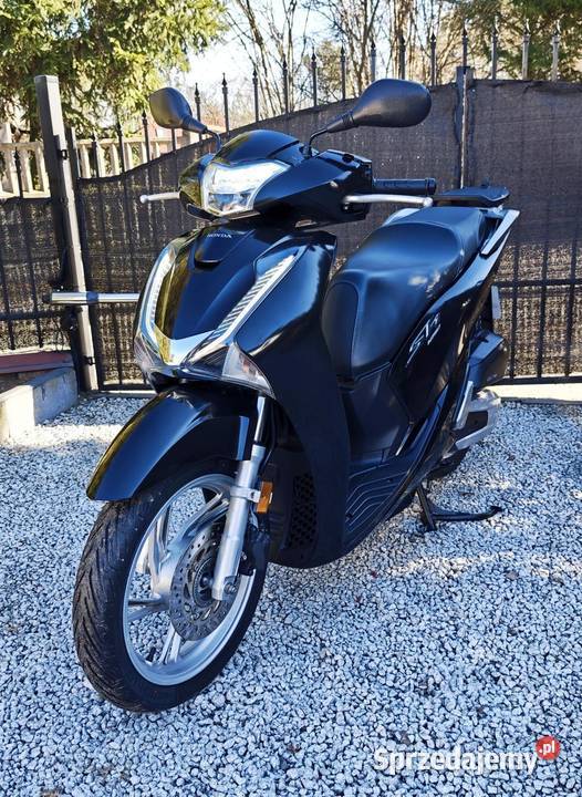 Skuter Honda SH 125cc 2018r FULL LED Keyless ABS Łask sprzedam