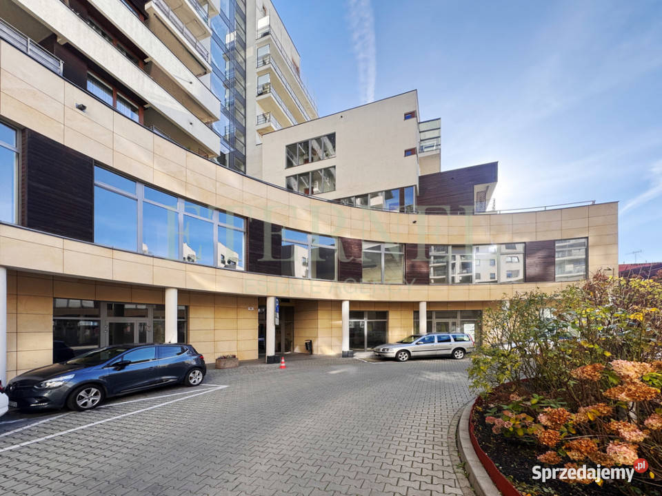 Inwestycyjny lokal z pozwoleniem na mieszkania Kraków