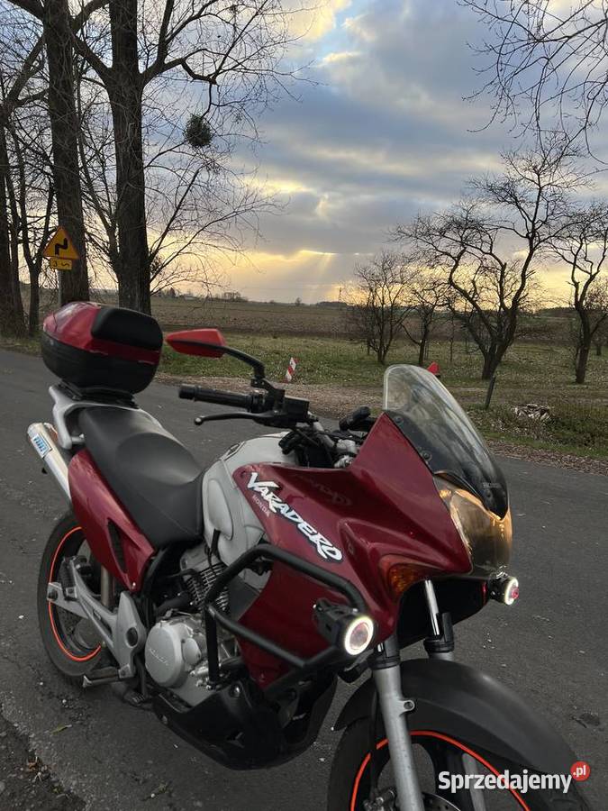 Honda Varadero 125 ekstra dodatki Rok produkcji 2001 mazowieckie Radziwiłłów