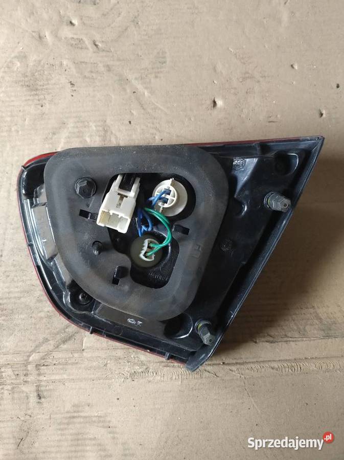 Kia Rio III 2015 lampa lewy tył w klapę 924031W2 Części samochodowe Bolęcin sprzedam