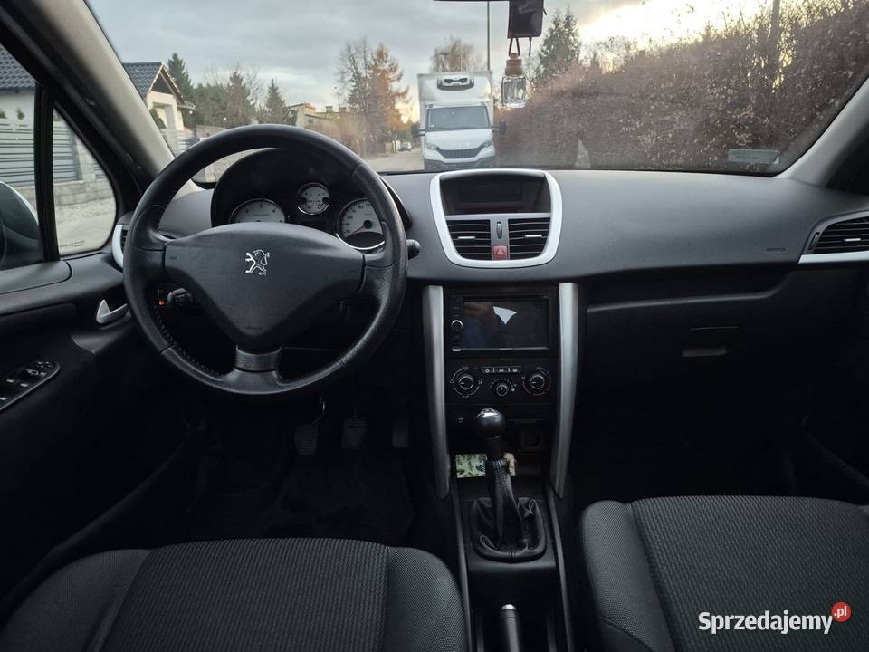 Peugeot 207 16 hdi stan szklany dach 207 Legnica